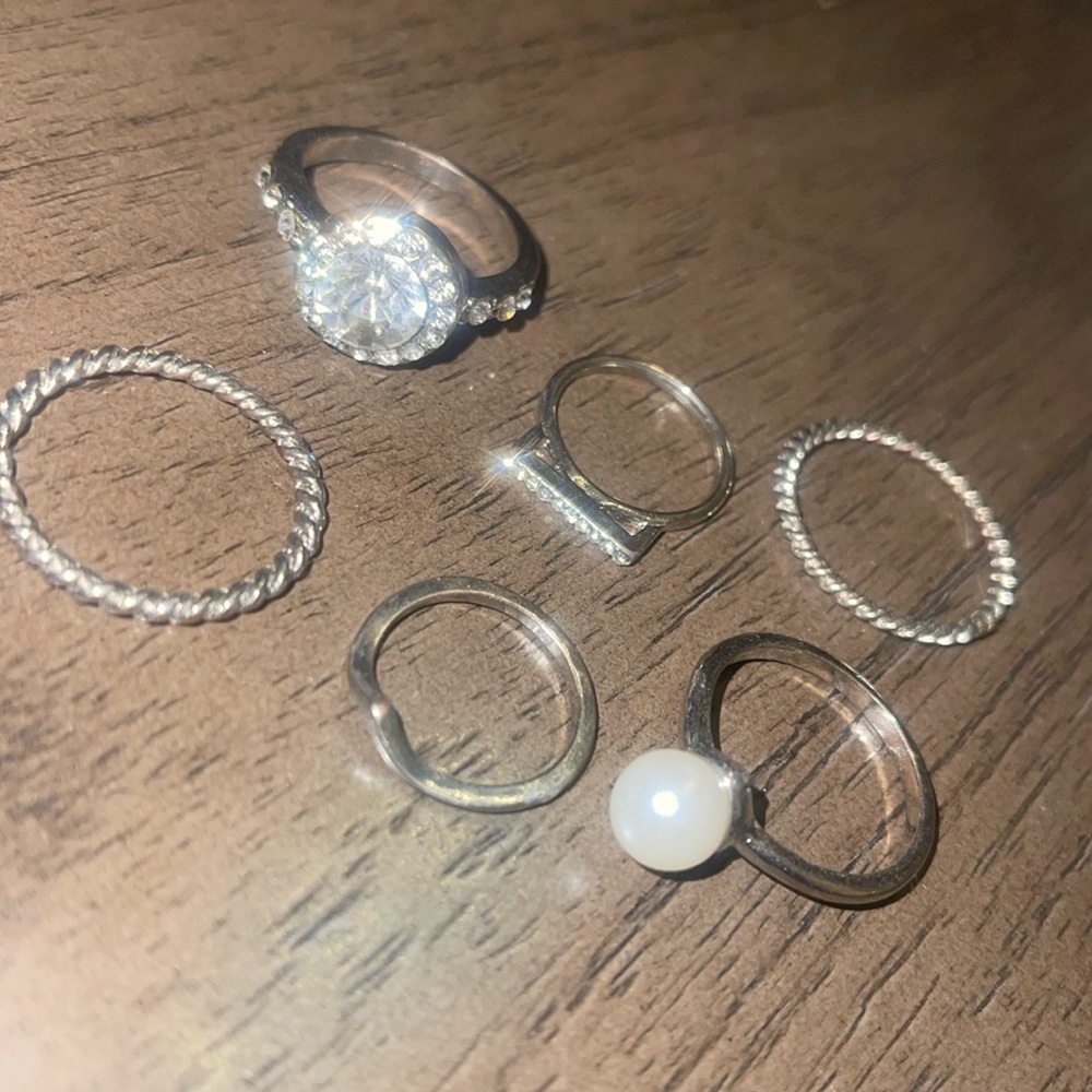 Set of rings